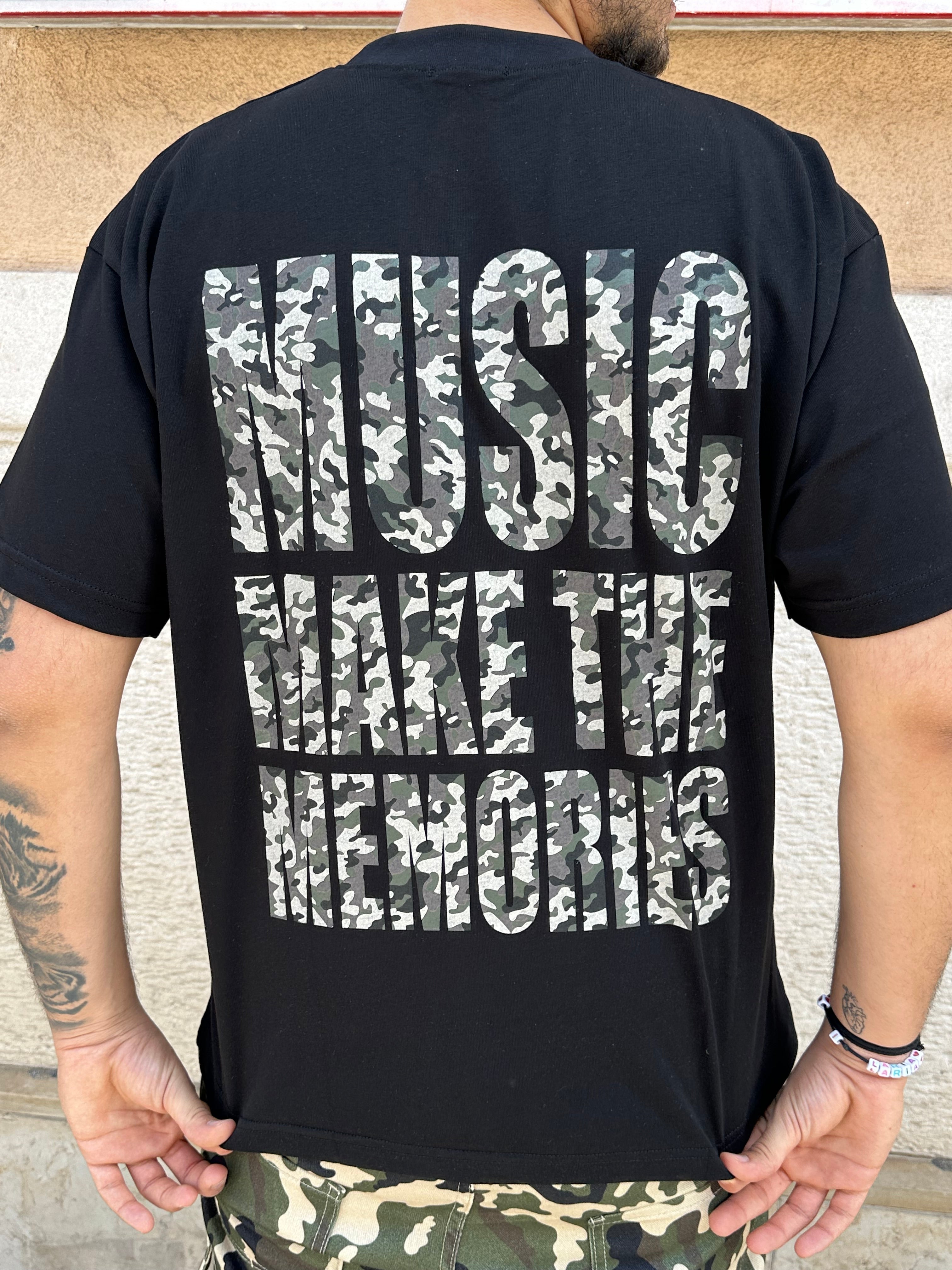 T-shirt mimetica